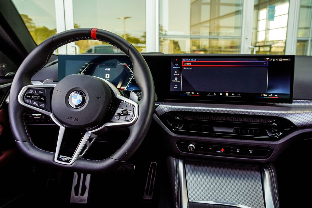 Used 2025 BMW M440i Coupe w/ Premium Package image 17