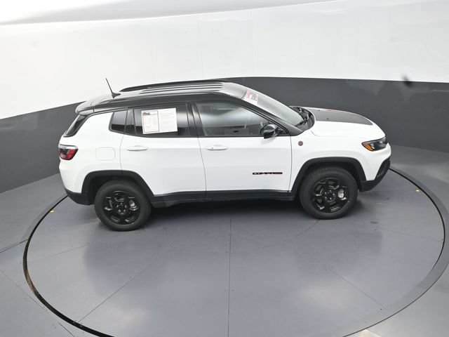 Used 2023 Jeep Compass Trailhawk w/ Trailhawk Convenience Group AWD/4WD image 18