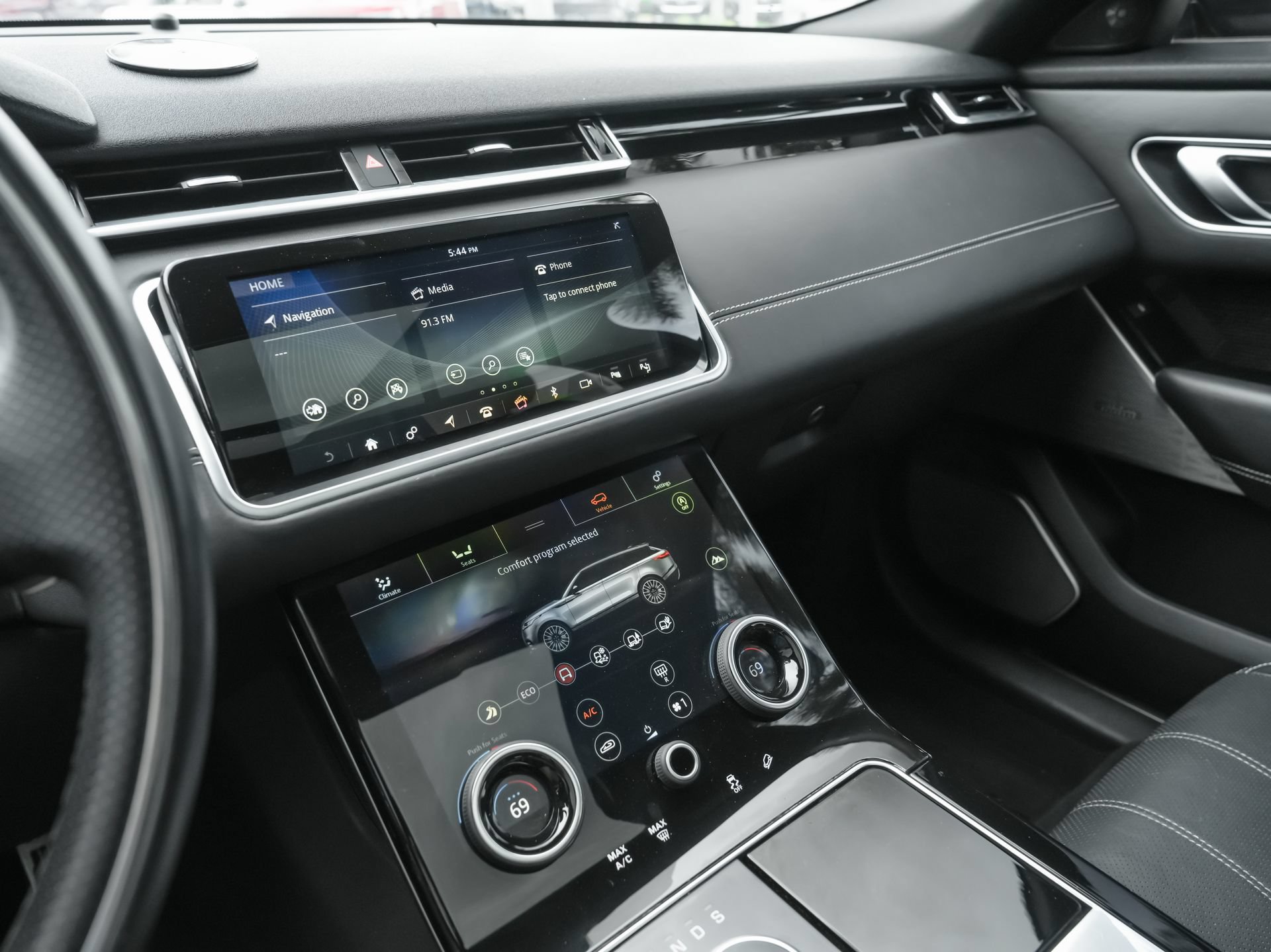 Used 2019 Land Rover Range Rover Velar R-Dynamic SE AWD/4WD image 10