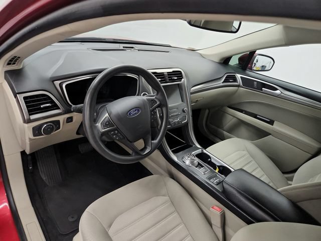 Used 2020 Ford Fusion SE FWD image 17