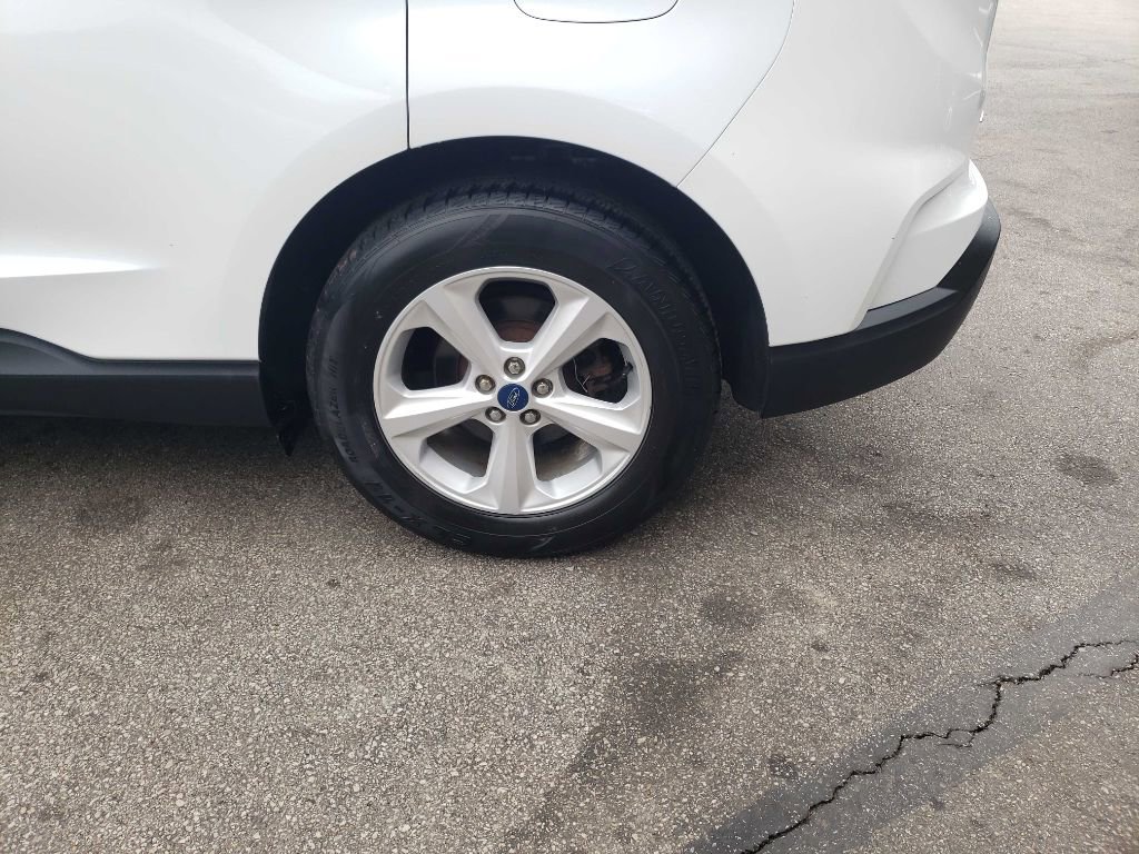 Used 2019 Ford Edge SE image 34