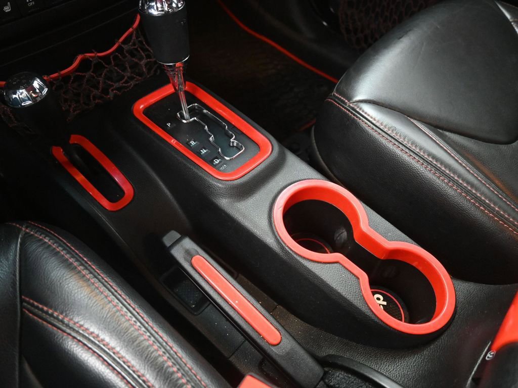 Used 2018 Jeep Wrangler Unlimited Rubicon AWD/4WD image 9