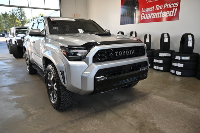 Used 2025 Toyota 4Runner TRD Sport Premium AWD/4WD image 3