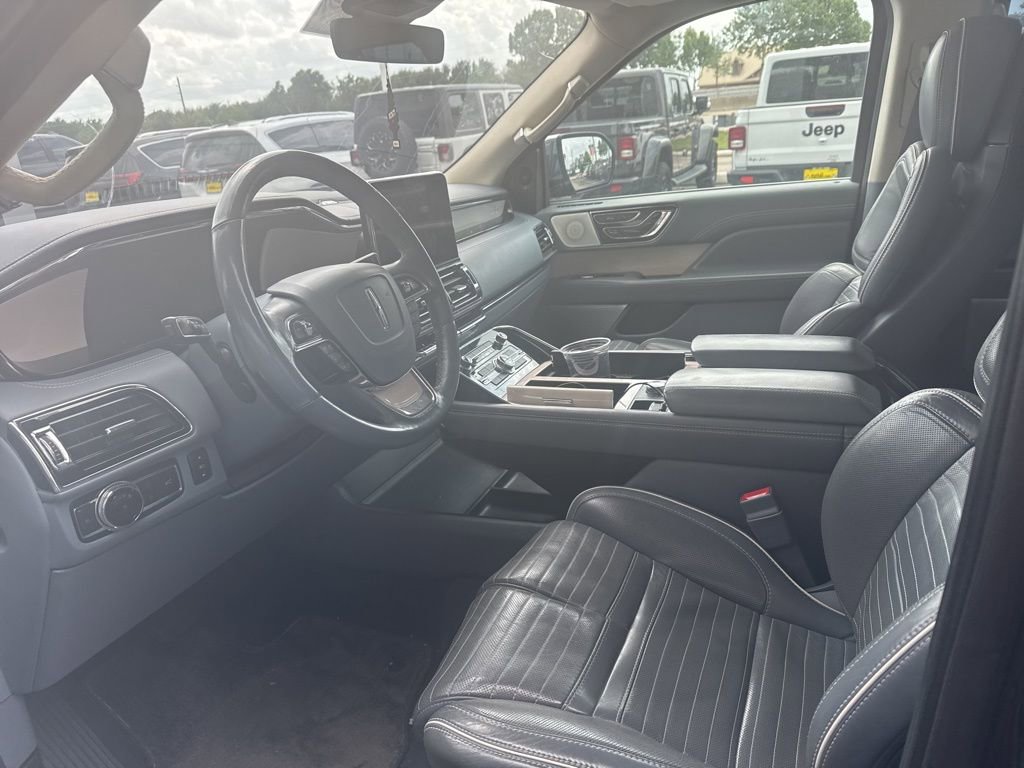 Used 2019 Lincoln Navigator L Black Label w/ Cargo Package AWD/4WD image 2