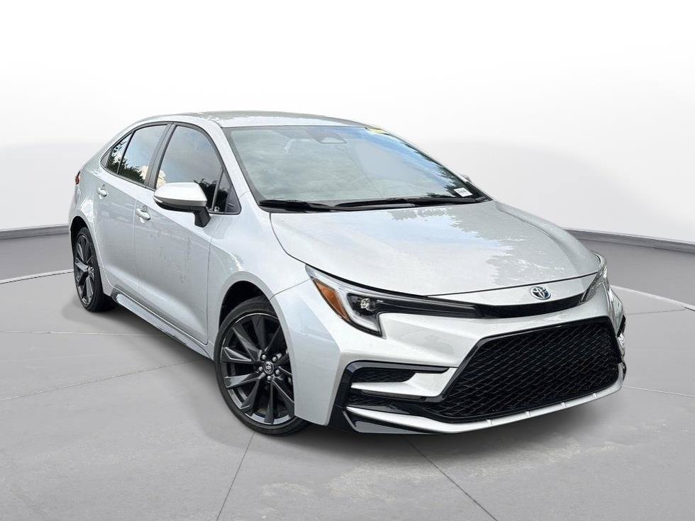 Certified 2024 Toyota Corolla SE FWD image 4