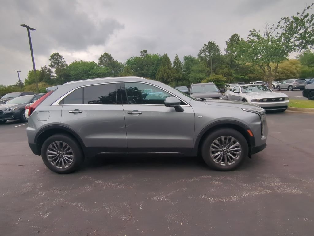 Used 2025 Cadillac XT4 Premium Luxury AWD/4WD image 2