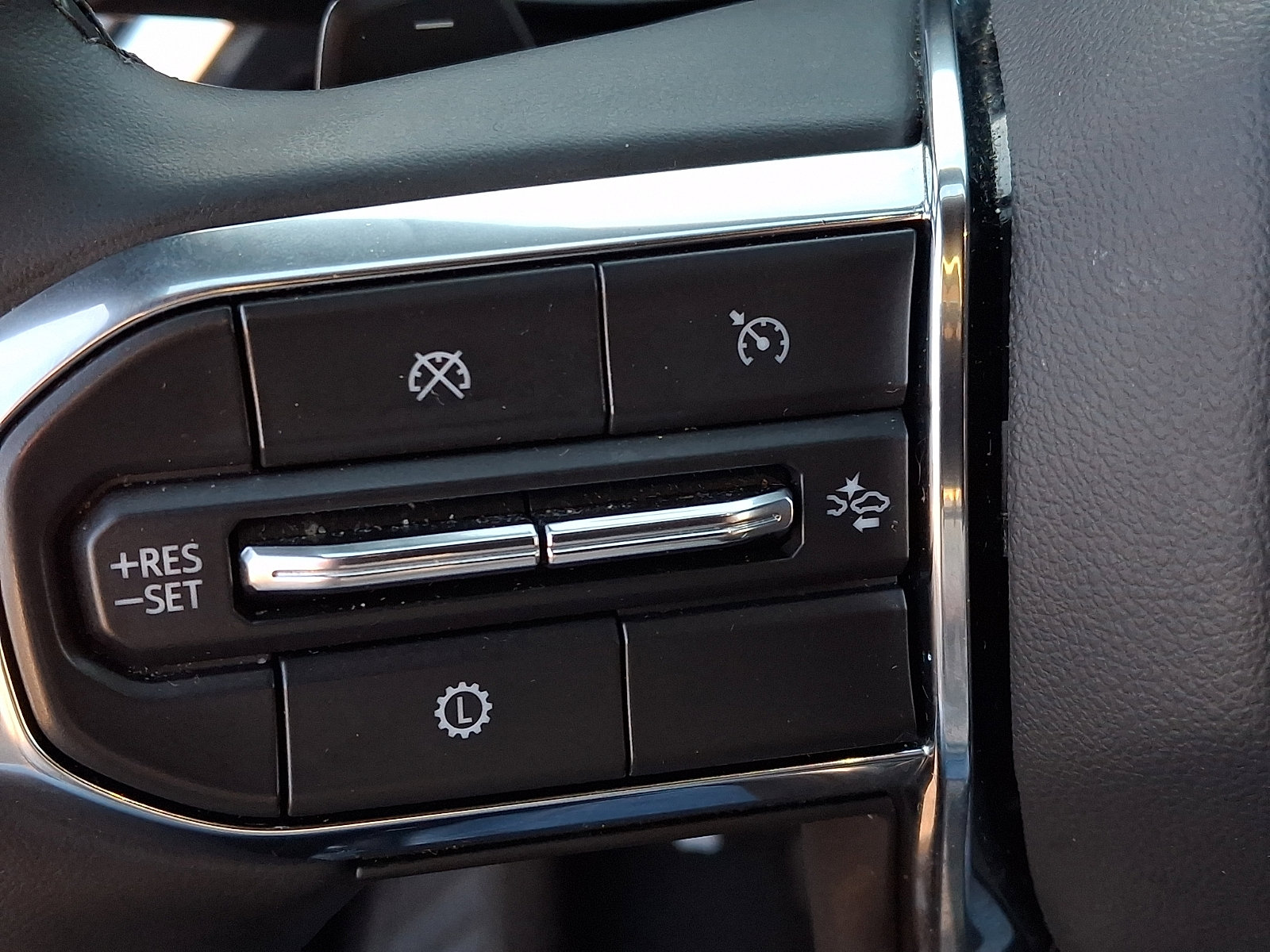 Certified 2025 GMC Yukon Denali image 22