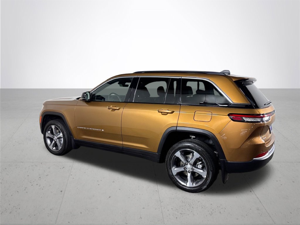 New 2026 Jeep Grand Cherokee Limited w/ MOPAR Finishing Package AWD/4WD image 8