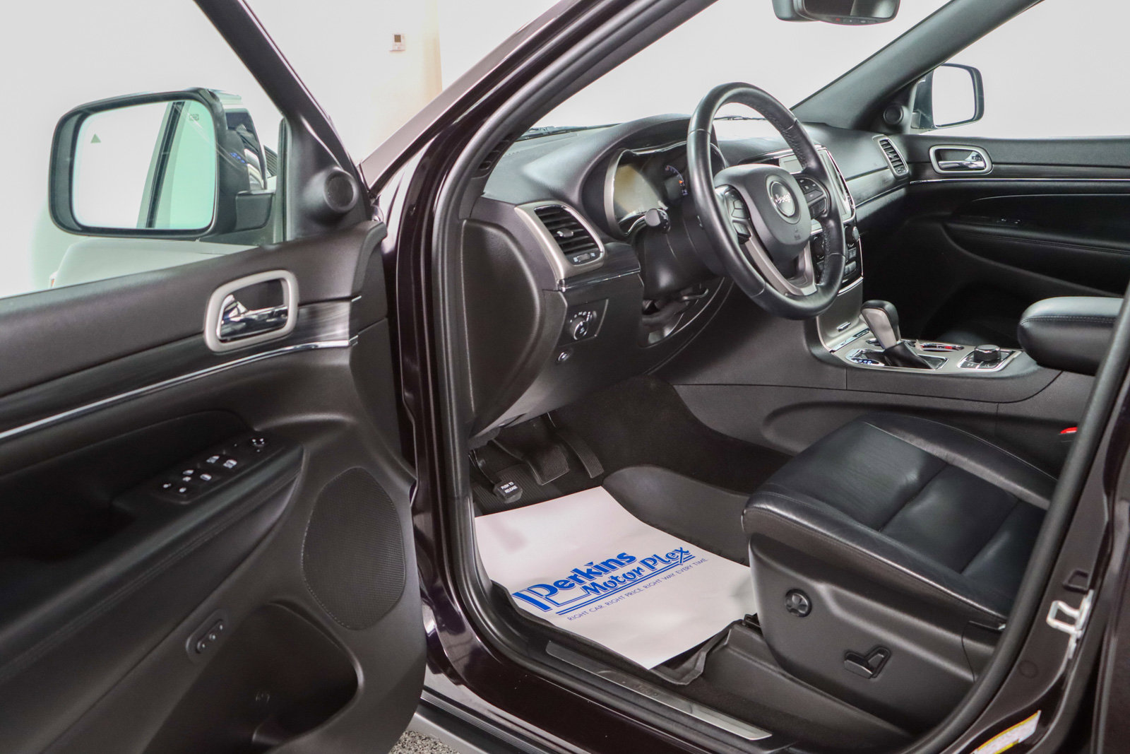 Used 2021 Jeep Grand Cherokee Limited image 3