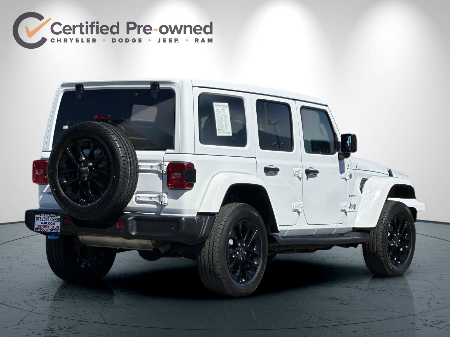 Used 2024 Jeep Wrangler Unlimited Sahara w/ Technology Group AWD/4WD image 4