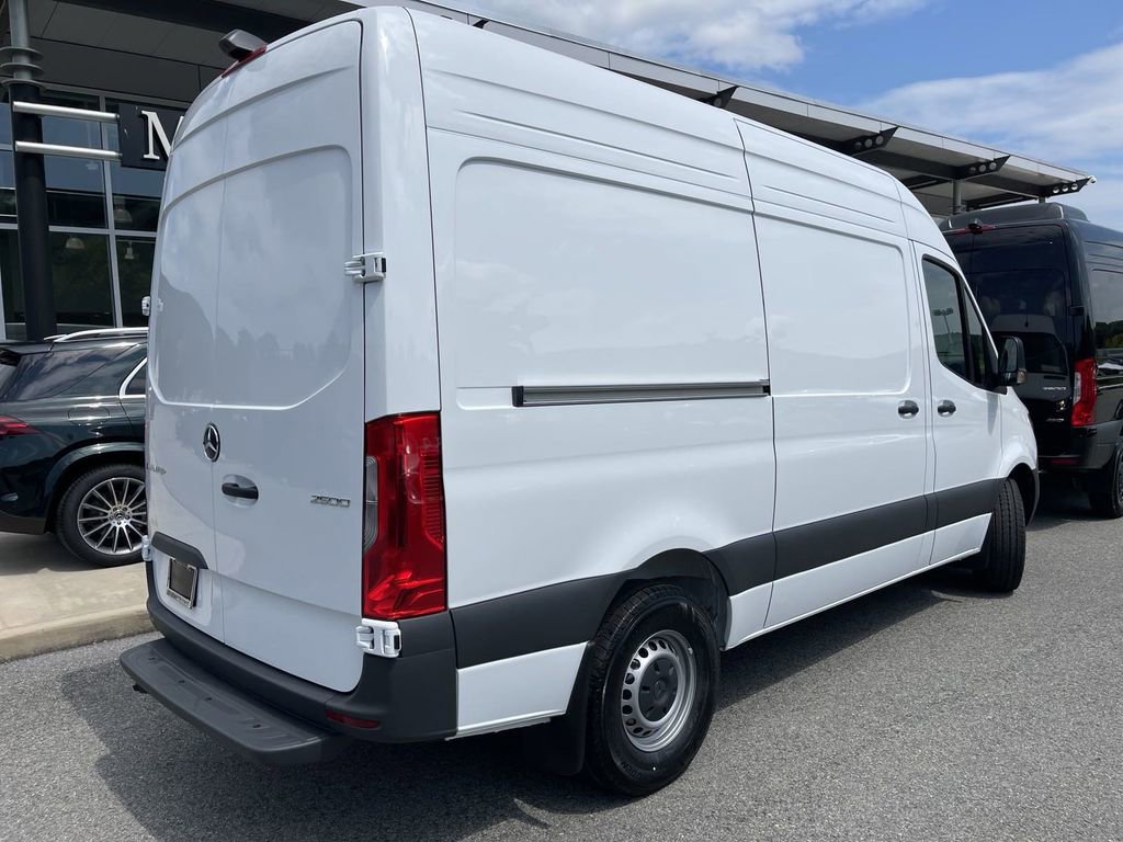 Used 2024 Mercedes-Benz Sprinter 2500 image 4