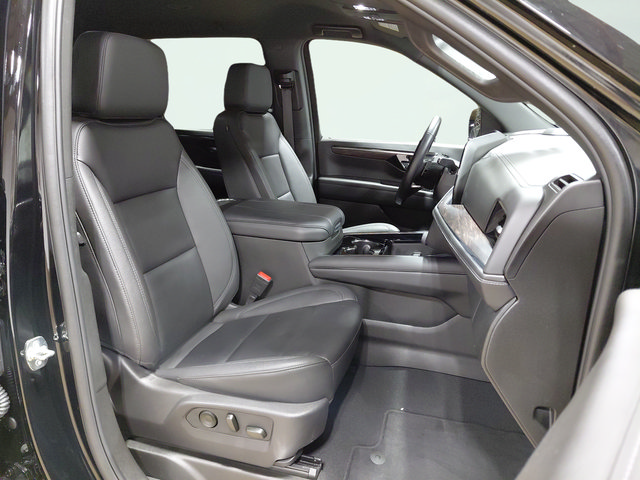 Certified 2025 Chevrolet Suburban Z71 AWD/4WD image 22