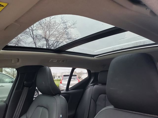 Certified 2023 Volvo XC40 B5 Plus w/ Driver Assist Package AWD/4WD image 13