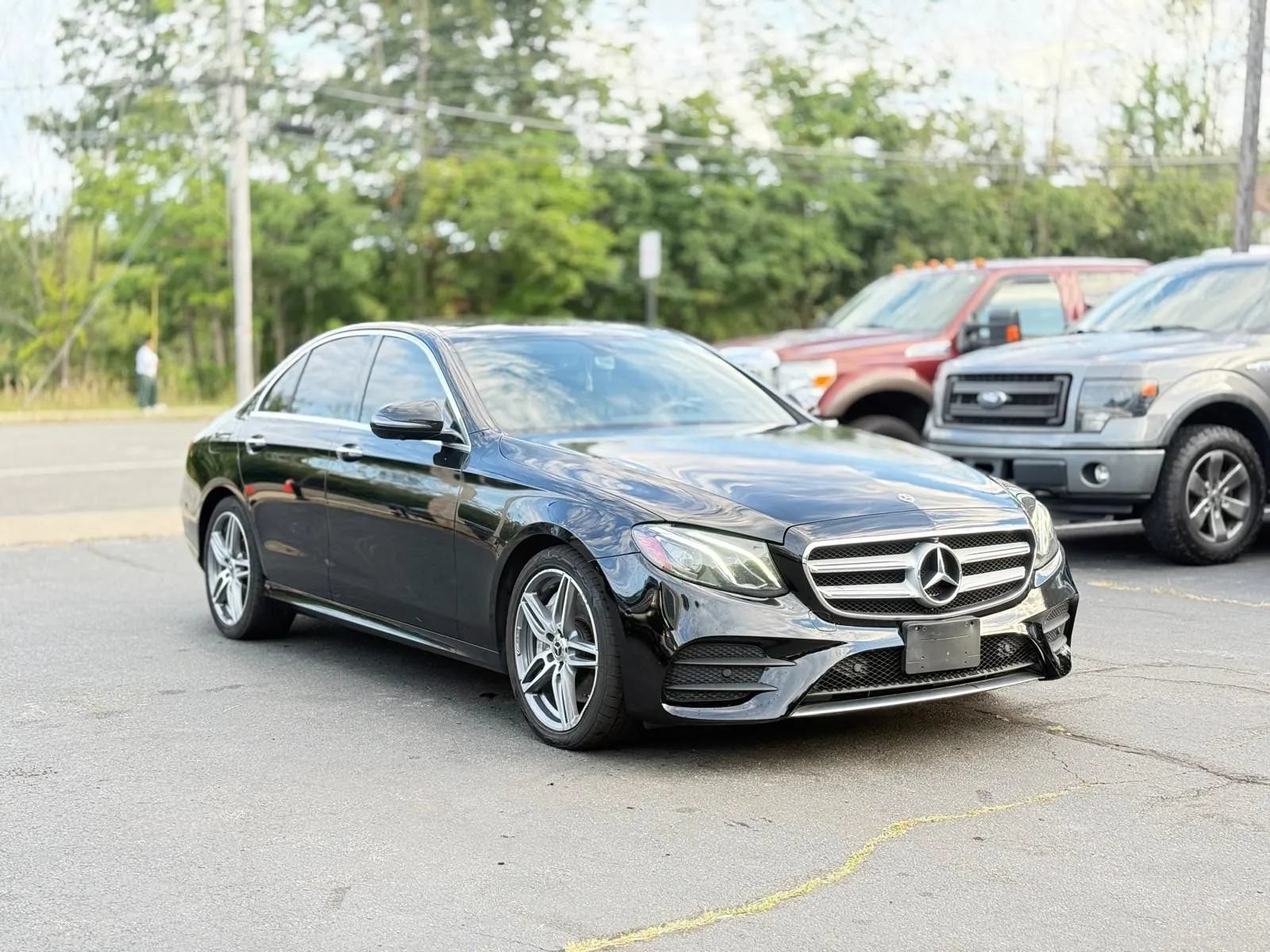 Used 2019 Mercedes-Benz E 300 4MATIC image 4