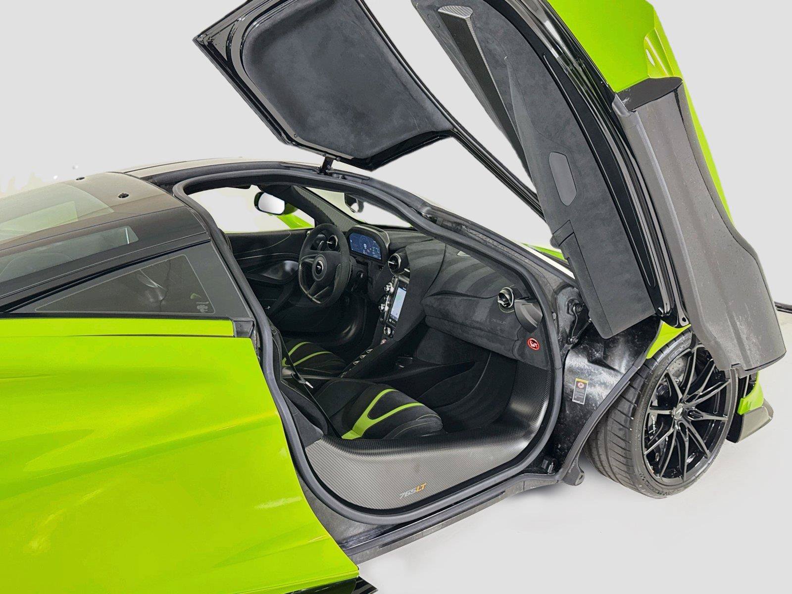 Used 2021 McLaren 765LT RWD image 25