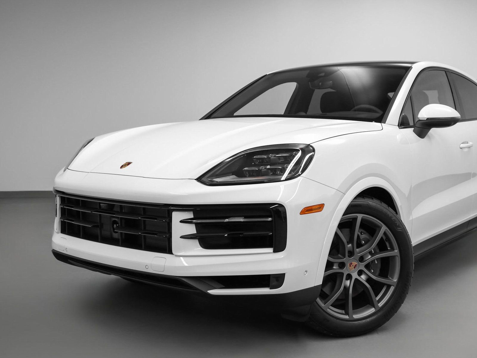 Certified 2025 Porsche Cayenne Coupe AWD/4WD image 7