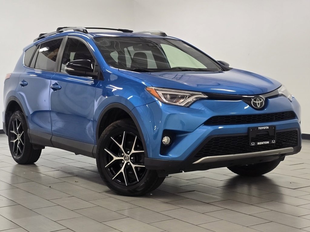 Used 2018 Toyota RAV4 SE w/ Power Extra Value Package image 2