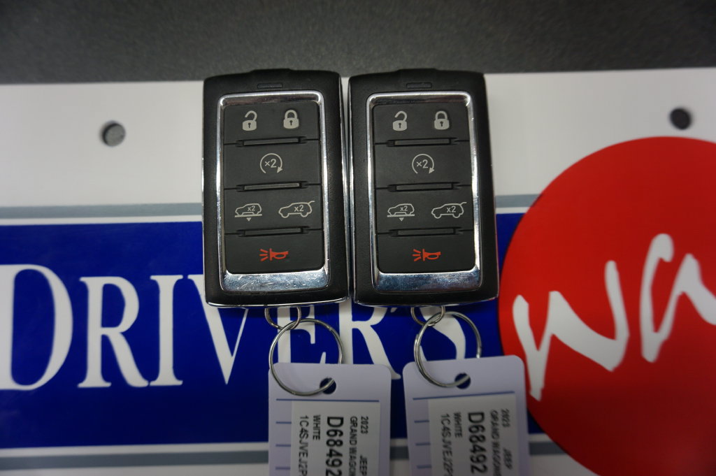 Used 2023 Jeep Grand Wagoneer 4WD image 24