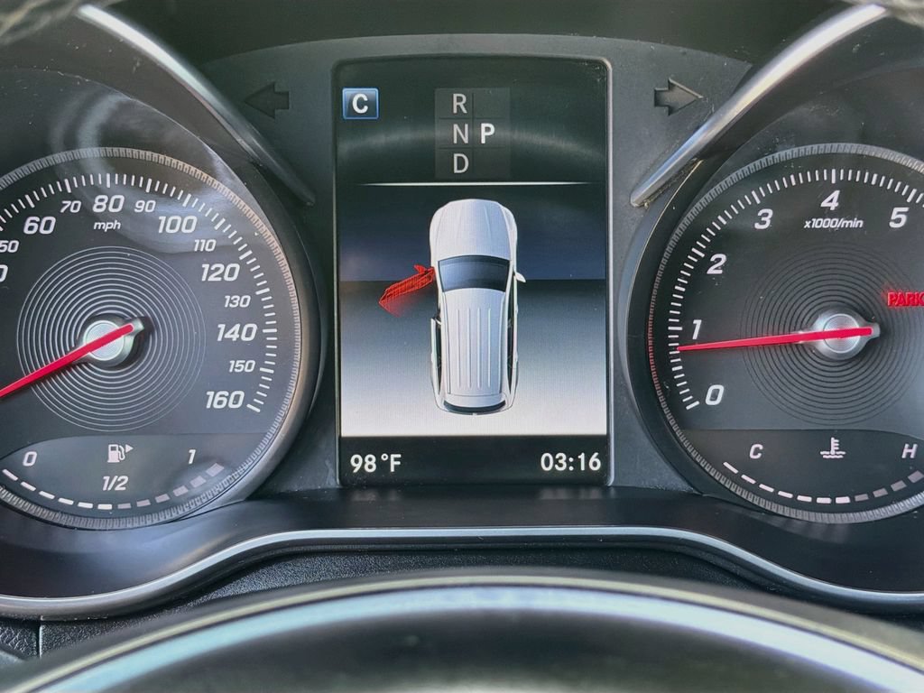 Used 2018 Mercedes-Benz GLC 300 4MATIC w/ Premium Package image 11