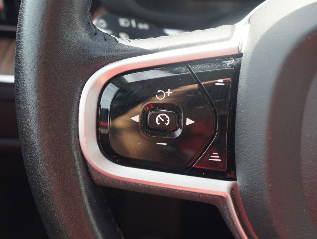 Used 2020 Volvo XC60 T5 Inscription FWD image 10