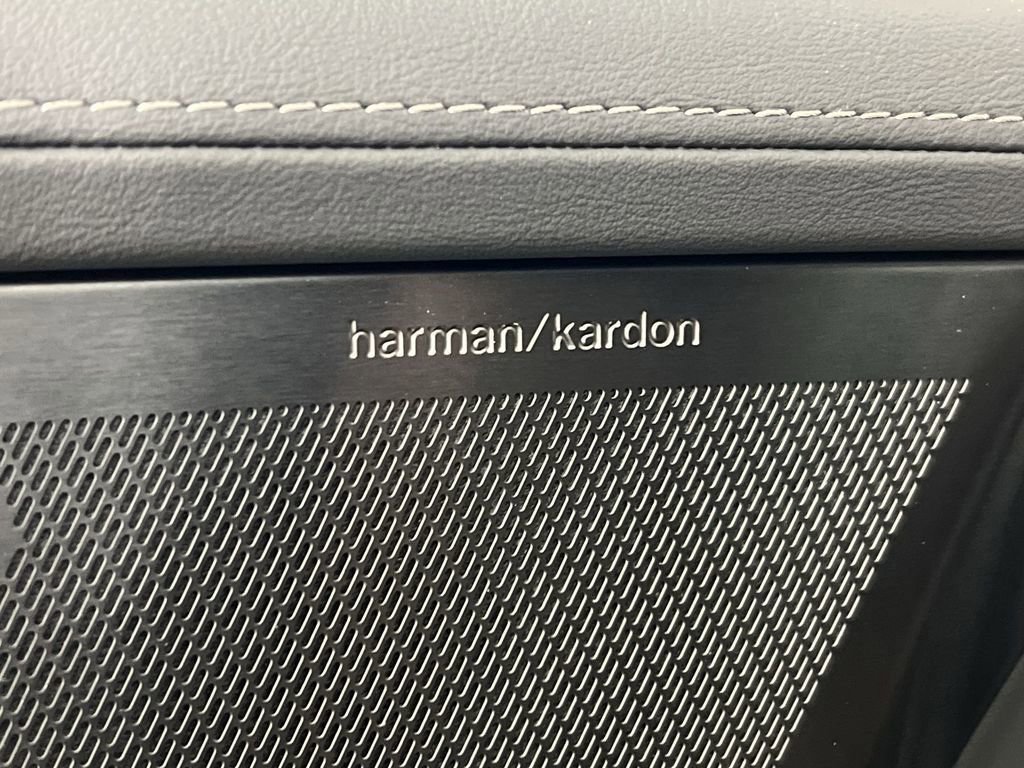 New 2026 Volvo XC90 T8 Plus w/ Protection Package Premier image 11