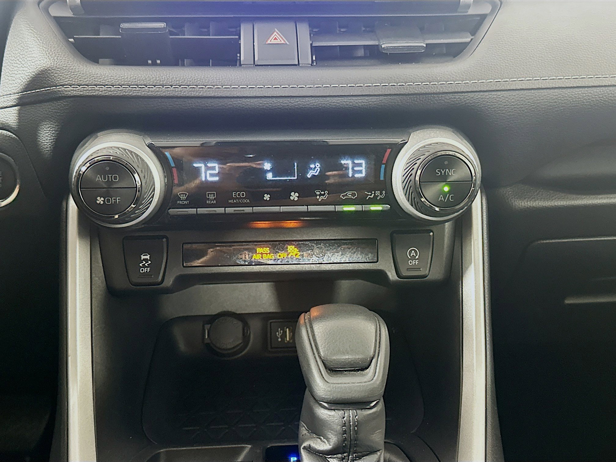 Used 2025 Toyota RAV4 XLE FWD image 24
