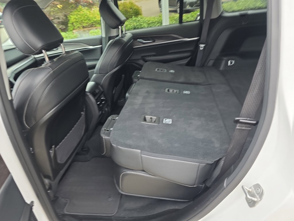 Used 2023 Jeep Grand Cherokee Limited image 14