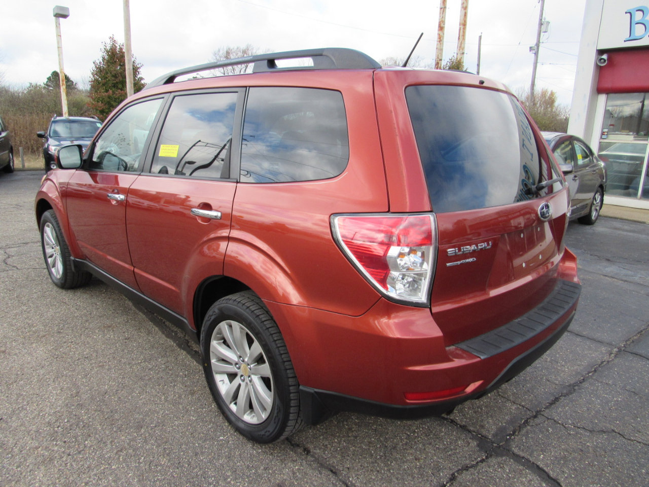 Used 2011 Subaru Forester 2.5X Premium w/ All-Weather Pkg image 26