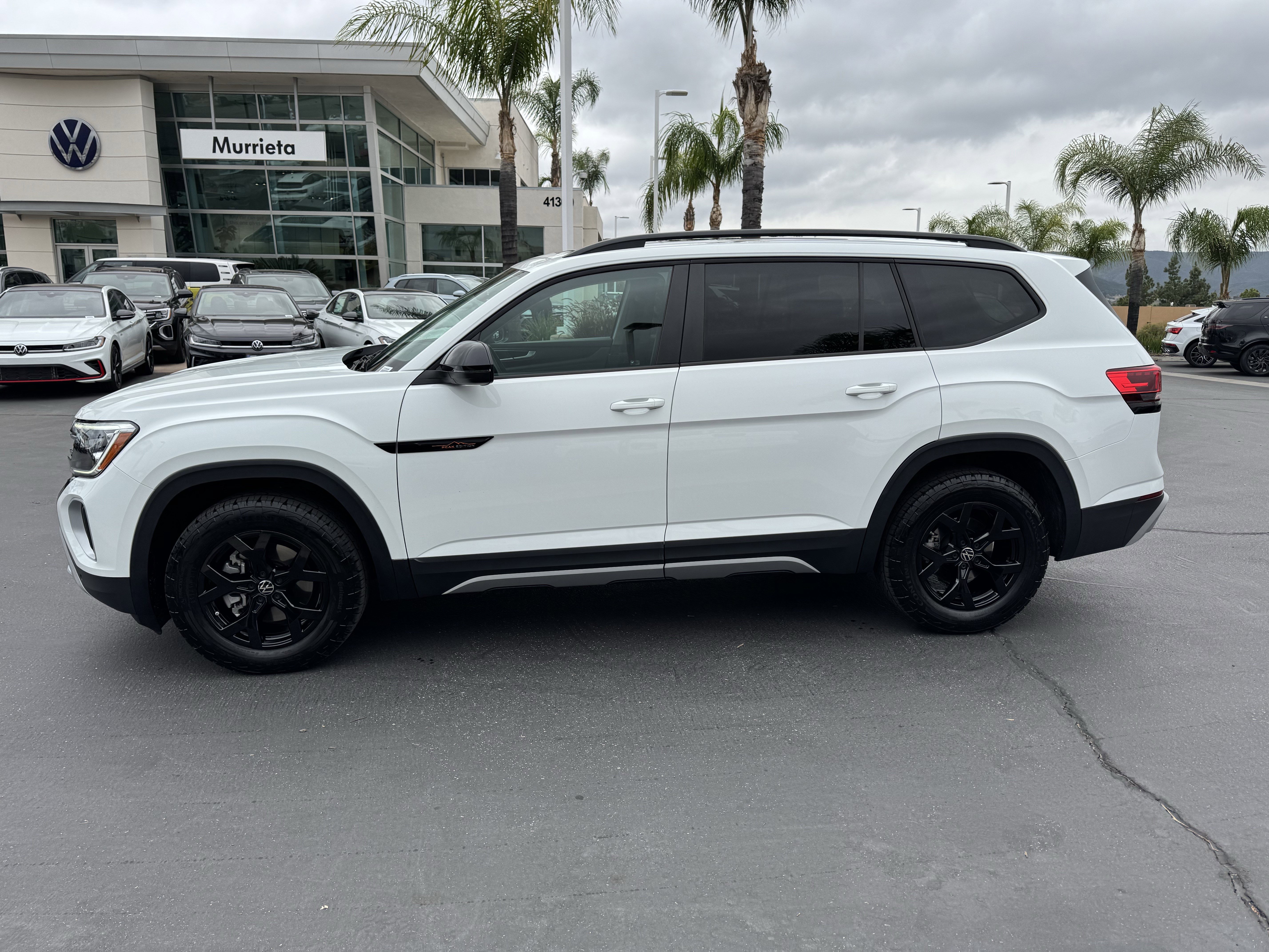 Certified 2024 Volkswagen Atlas Peak Edition SE image 7