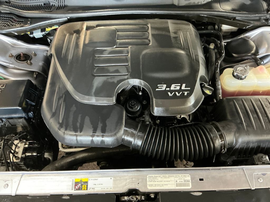 Used 2014 Dodge Challenger SXT w/ Super Sport Group (SS/T) RWD image 10