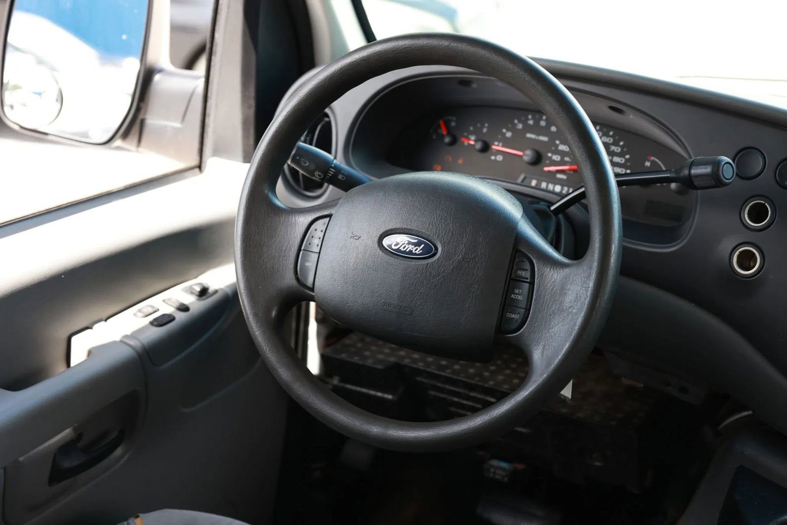 Used 2008 Ford E-150 and Econoline 150 Wagon RWD image 30