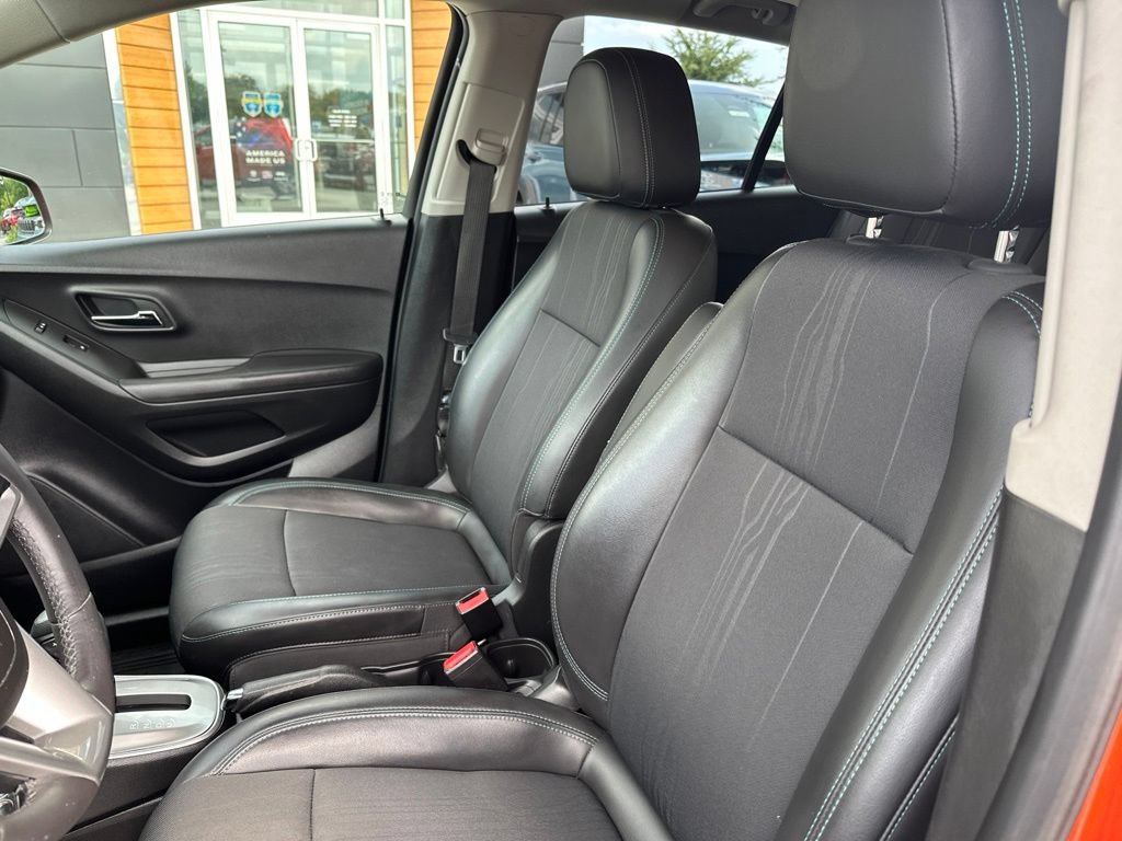 Used 2015 Chevrolet Trax LT w/ LT Sun and Sound Package FWD image 19