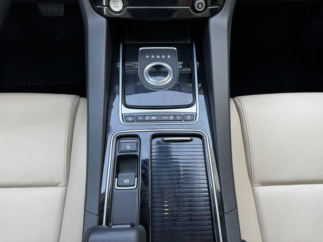 Used 2018 Jaguar F-PACE Premium AWD/4WD image 34