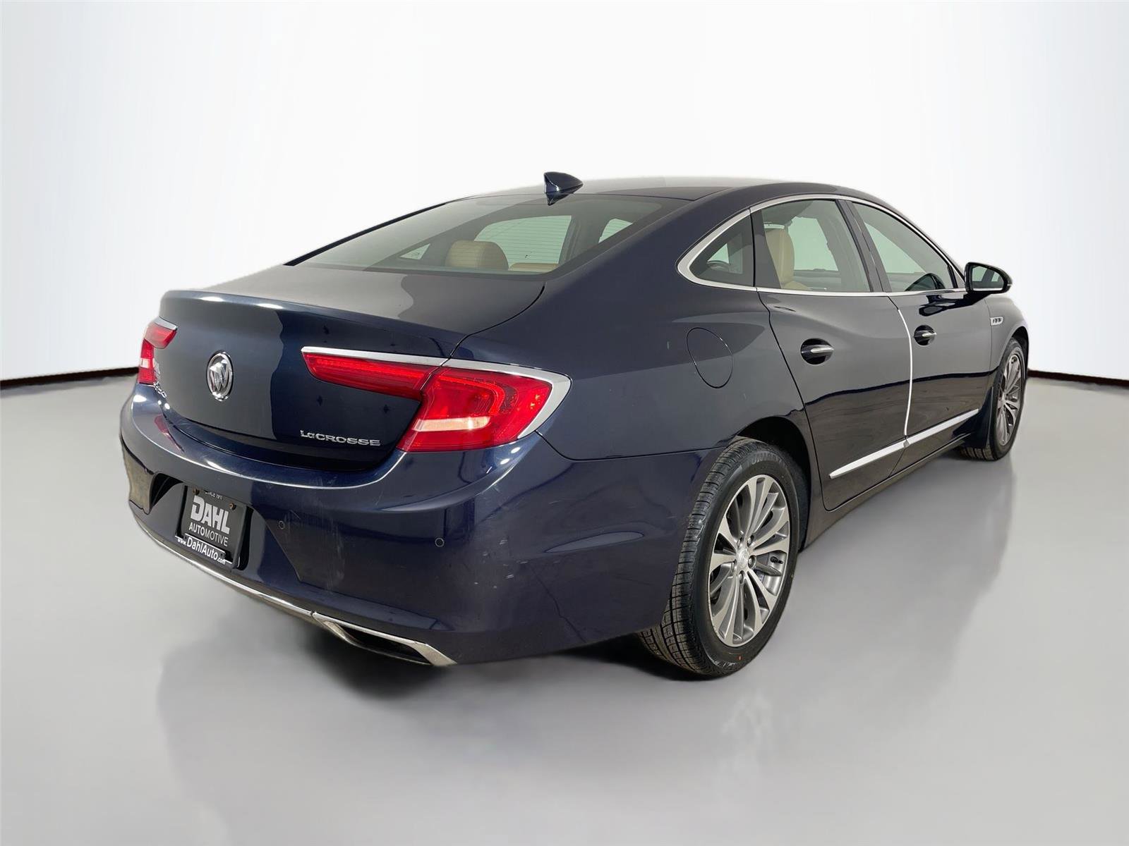 Used 2017 Buick LaCrosse Essence image 13