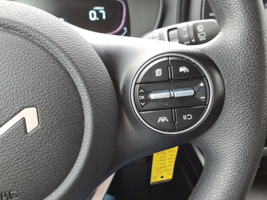 Used 2023 Kia Soul LX w/ LX Technology Package FWD image 21