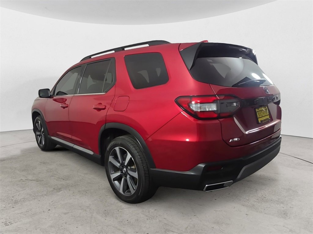 Used 2023 Honda Pilot Touring image 3