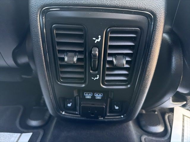 Used 2014 Jeep Grand Cherokee Limited AWD/4WD image 27
