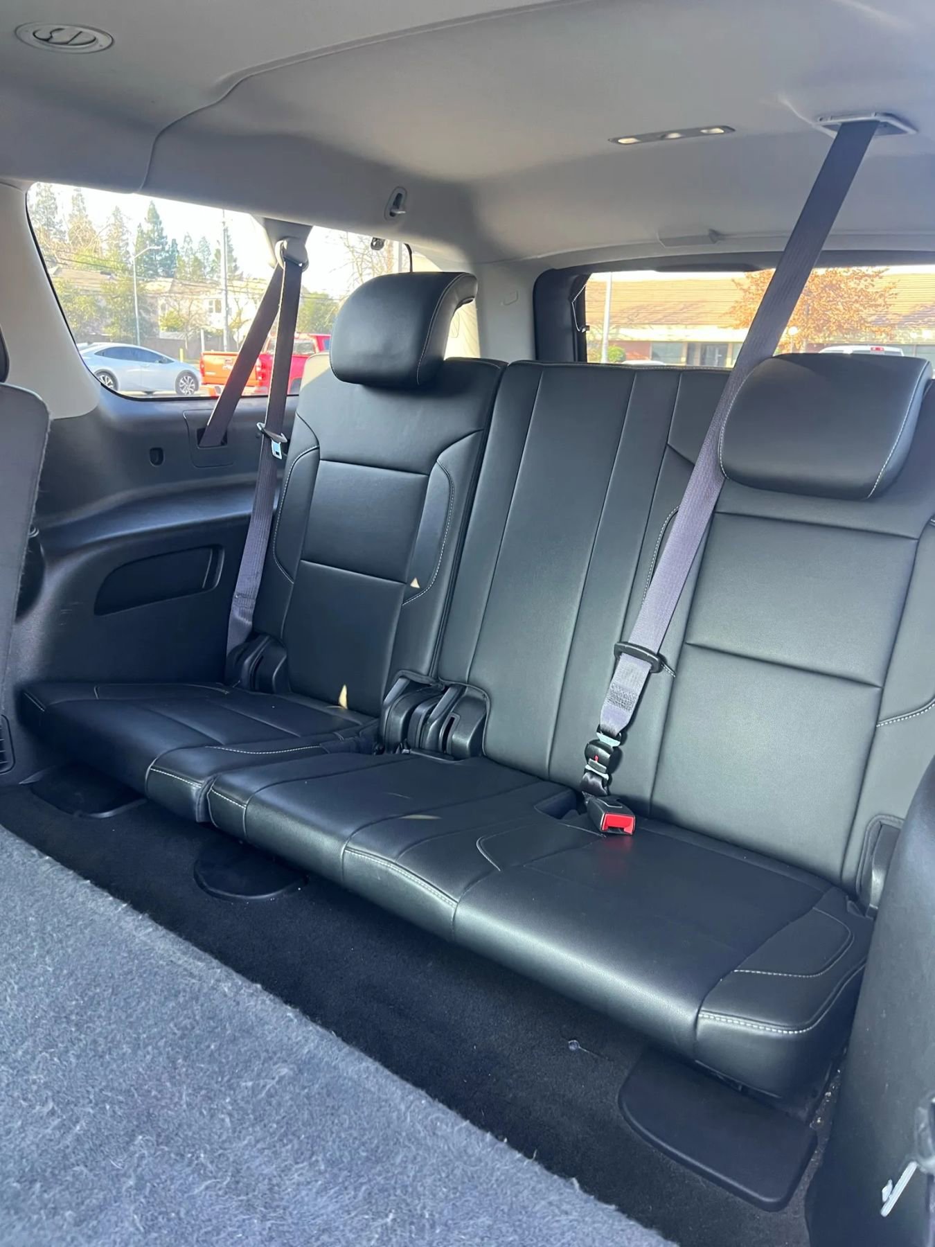 Used 2017 Chevrolet Suburban LT image 14