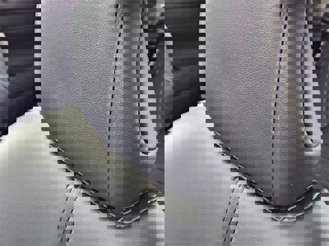 Used 2020 Toyota Highlander XLE image 11