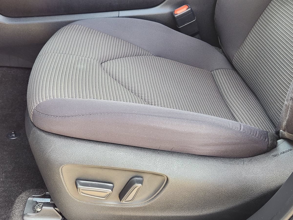 Used 2023 Toyota Highlander LE FWD image 45