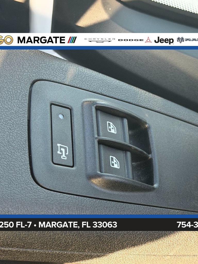 Used 2025 RAM ProMaster 2500 w/ U-Haul Equipment Group FWD image 33