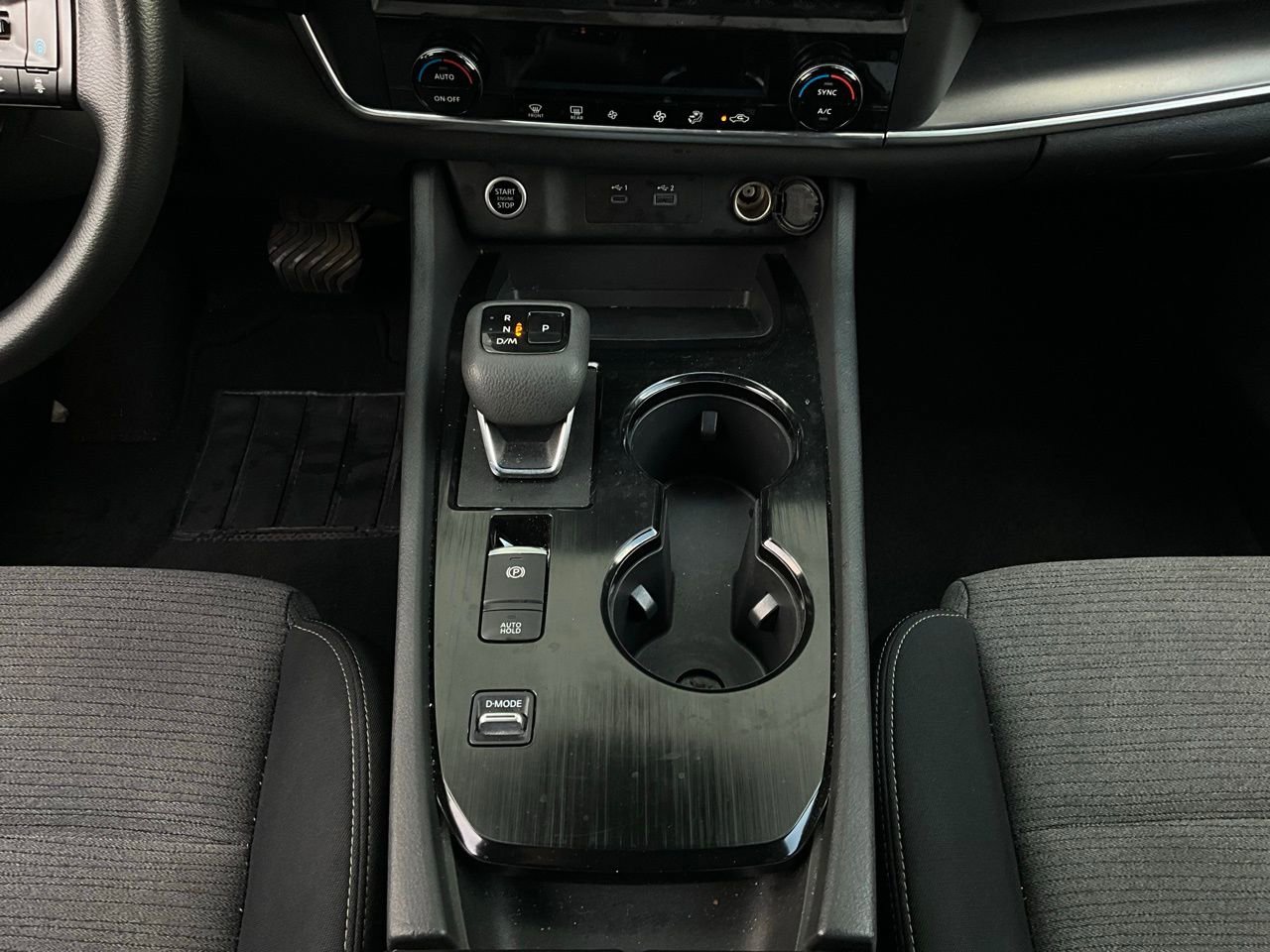 Used 2023 Nissan Rogue SV image 15