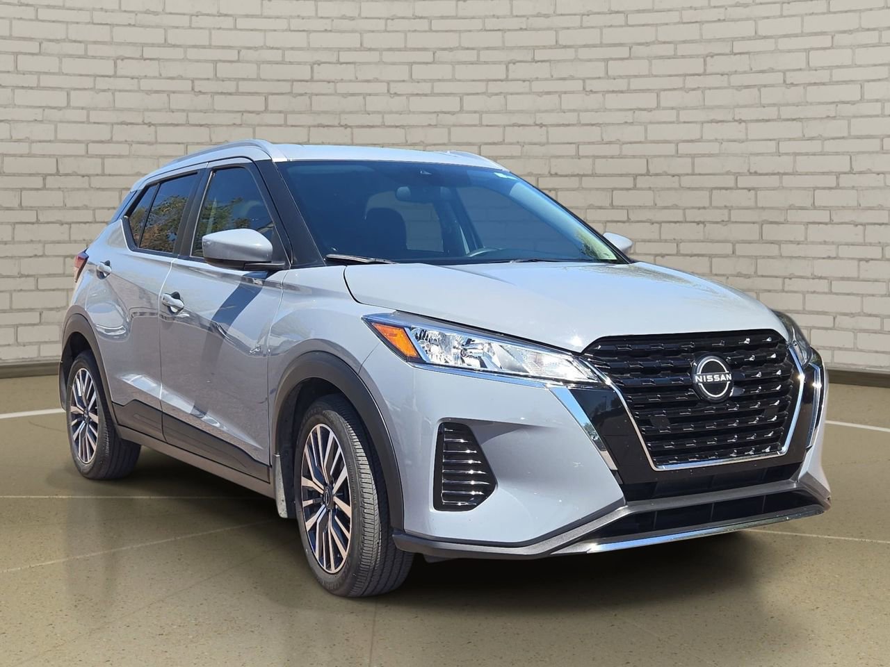 Used 2024 Nissan Kicks SV FWD image 3