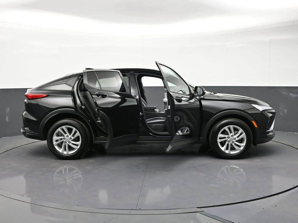 Used 2024 Buick Envista Preferred w/ Advanced Safety Package FWD image 33