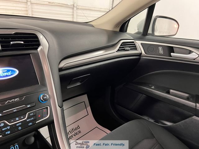 Used 2020 Ford Fusion SE image 37