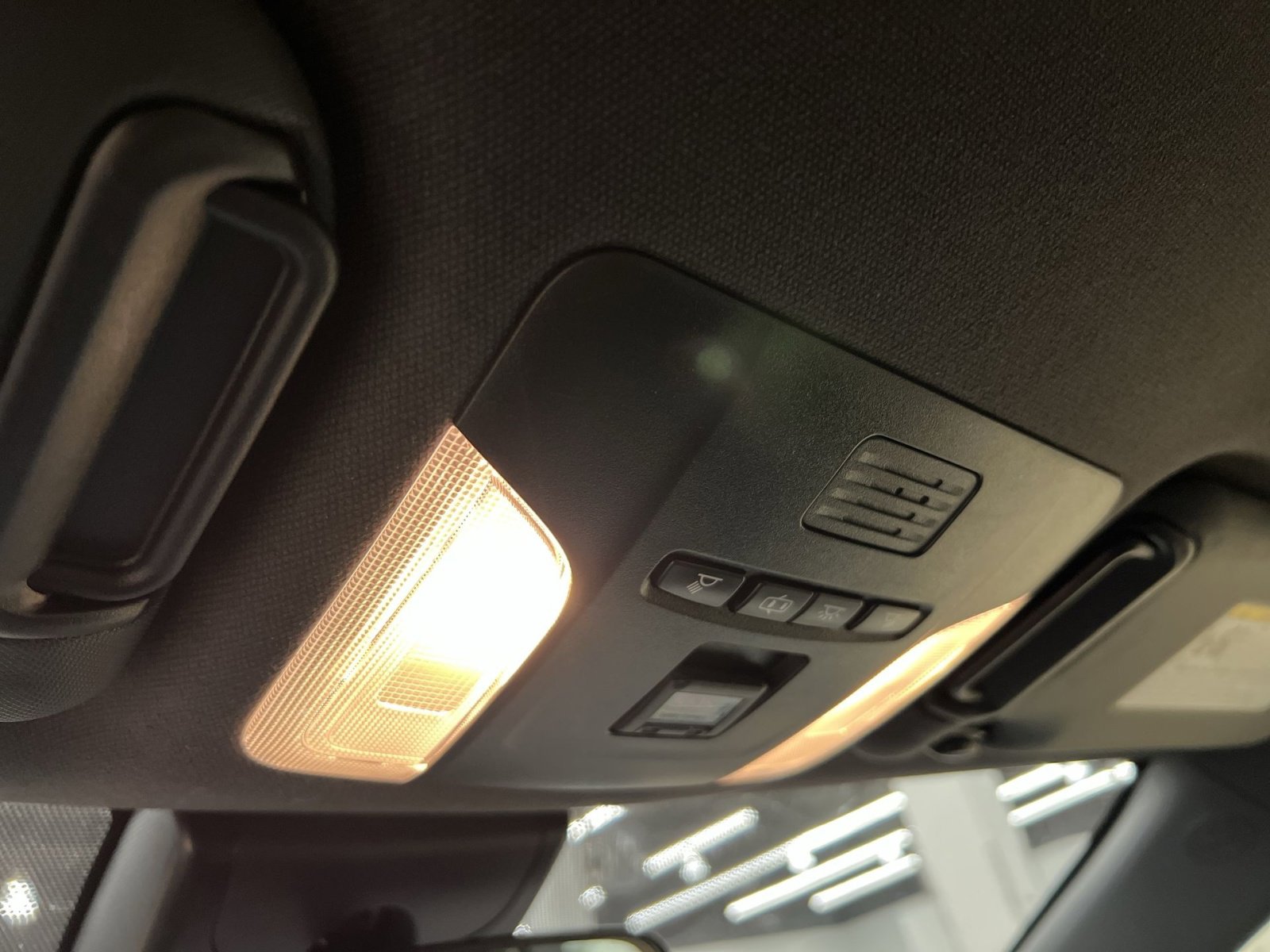 Used 2020 Toyota Corolla SE image 34