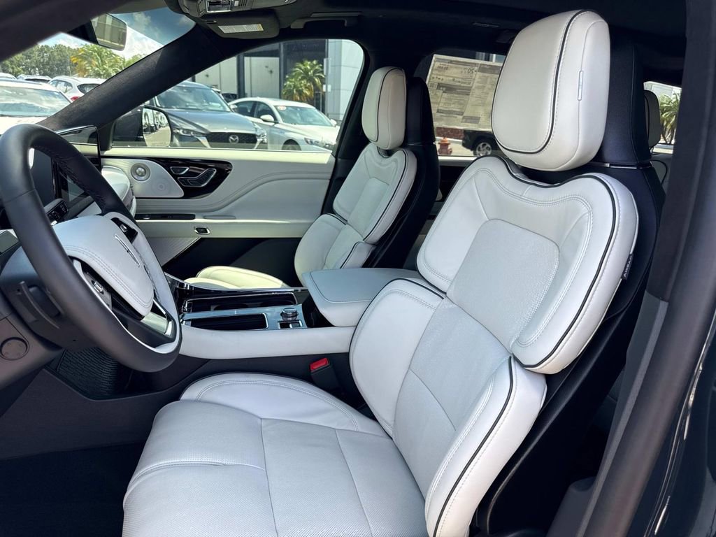 New 2025 Lincoln Aviator Black Label image 22