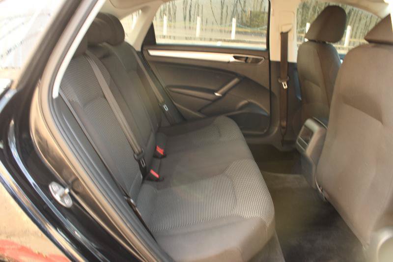 Used 2017 Volkswagen Passat 1.8T S FWD image 12
