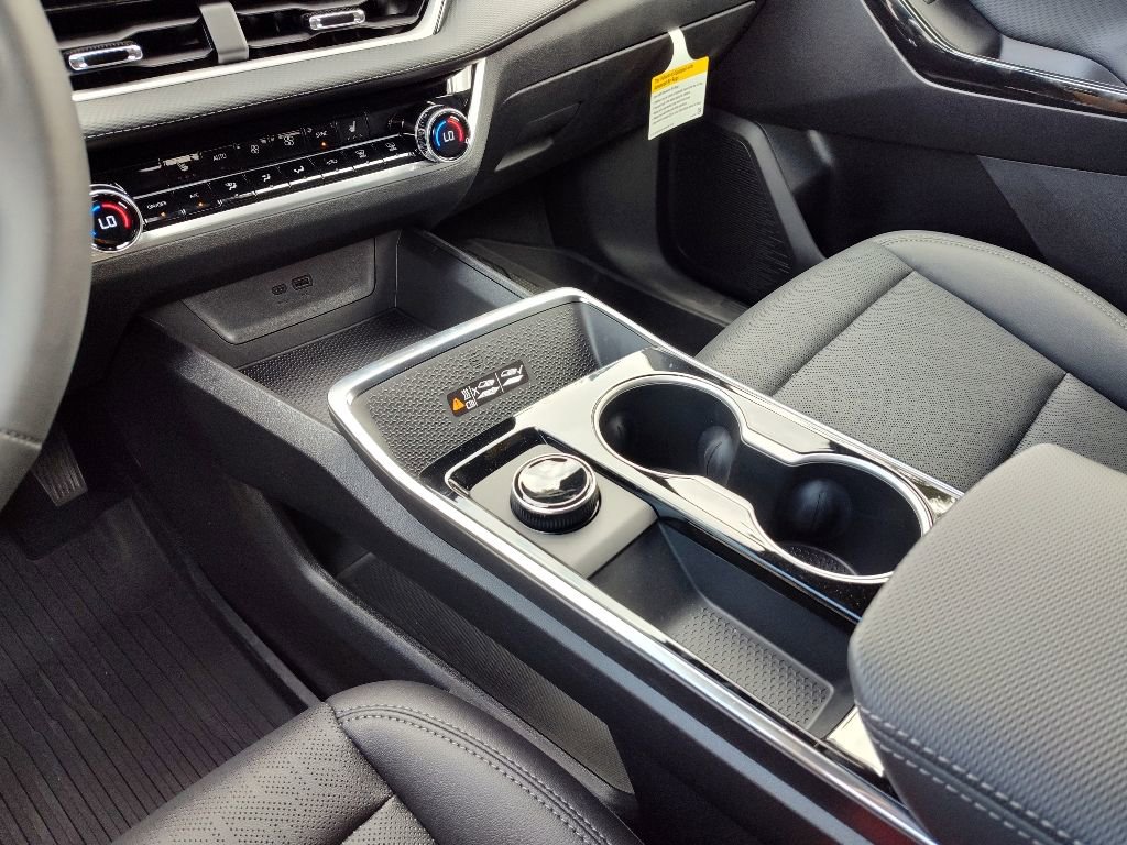 New 2026 Chevrolet Equinox LT w/ Convenience Package II image 14