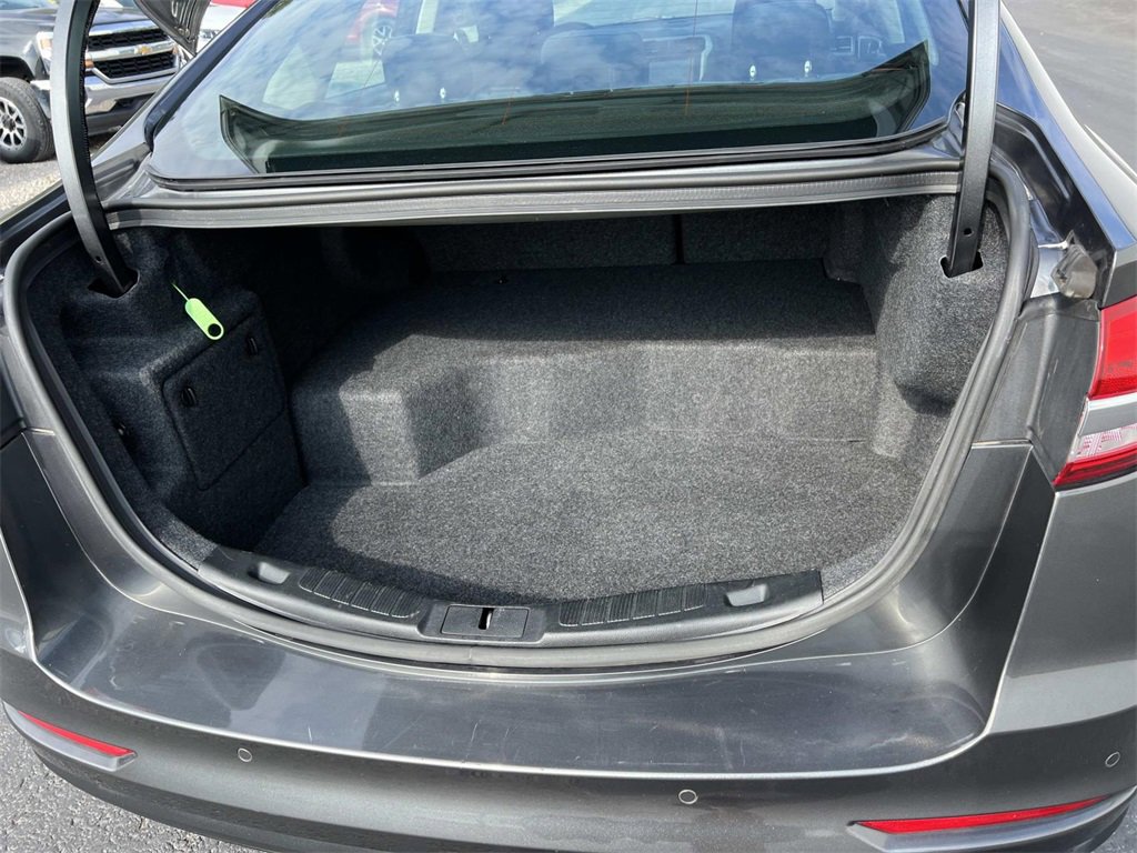 Used 2019 Ford Fusion SE image 11